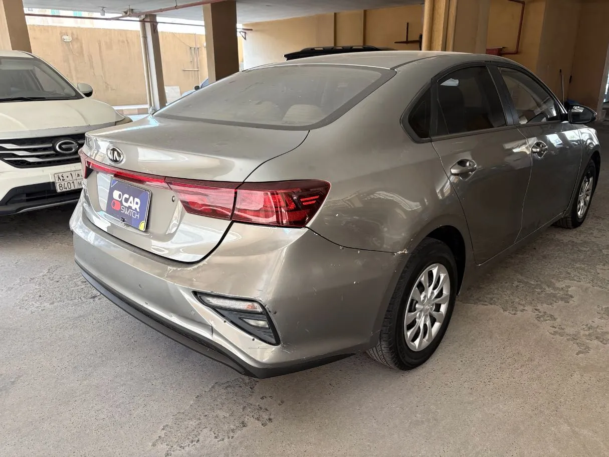 Car image 5