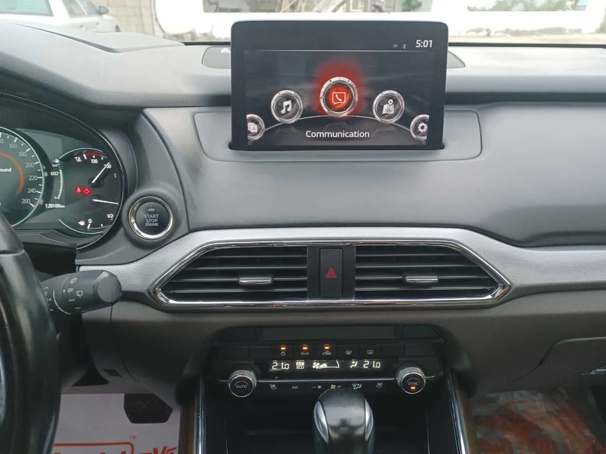 Car image 15