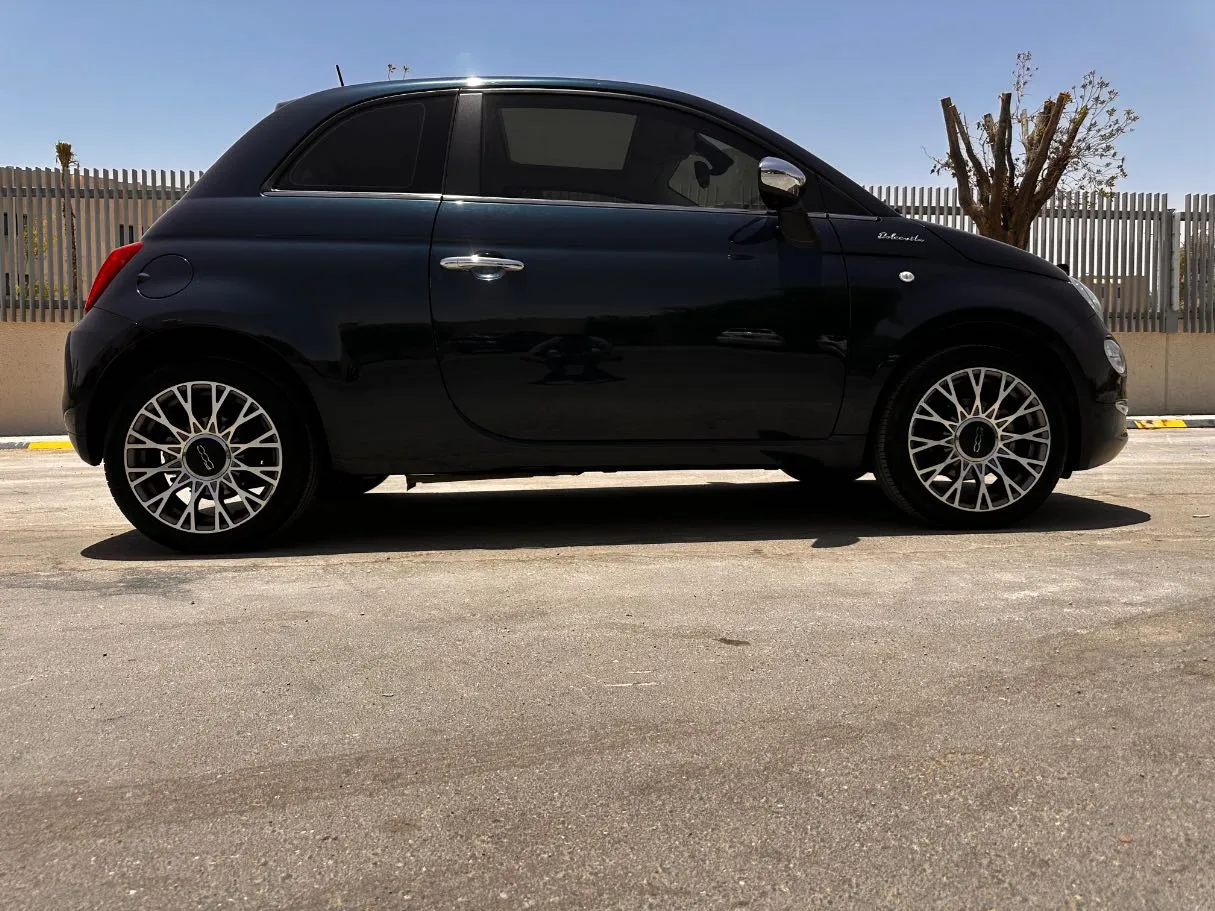 Car image 4