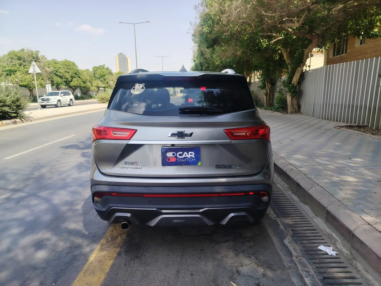 Car image 6