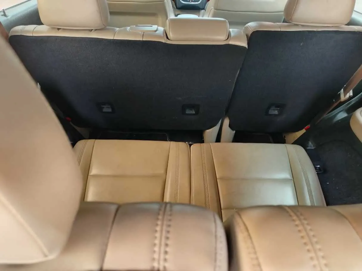 Car image 29