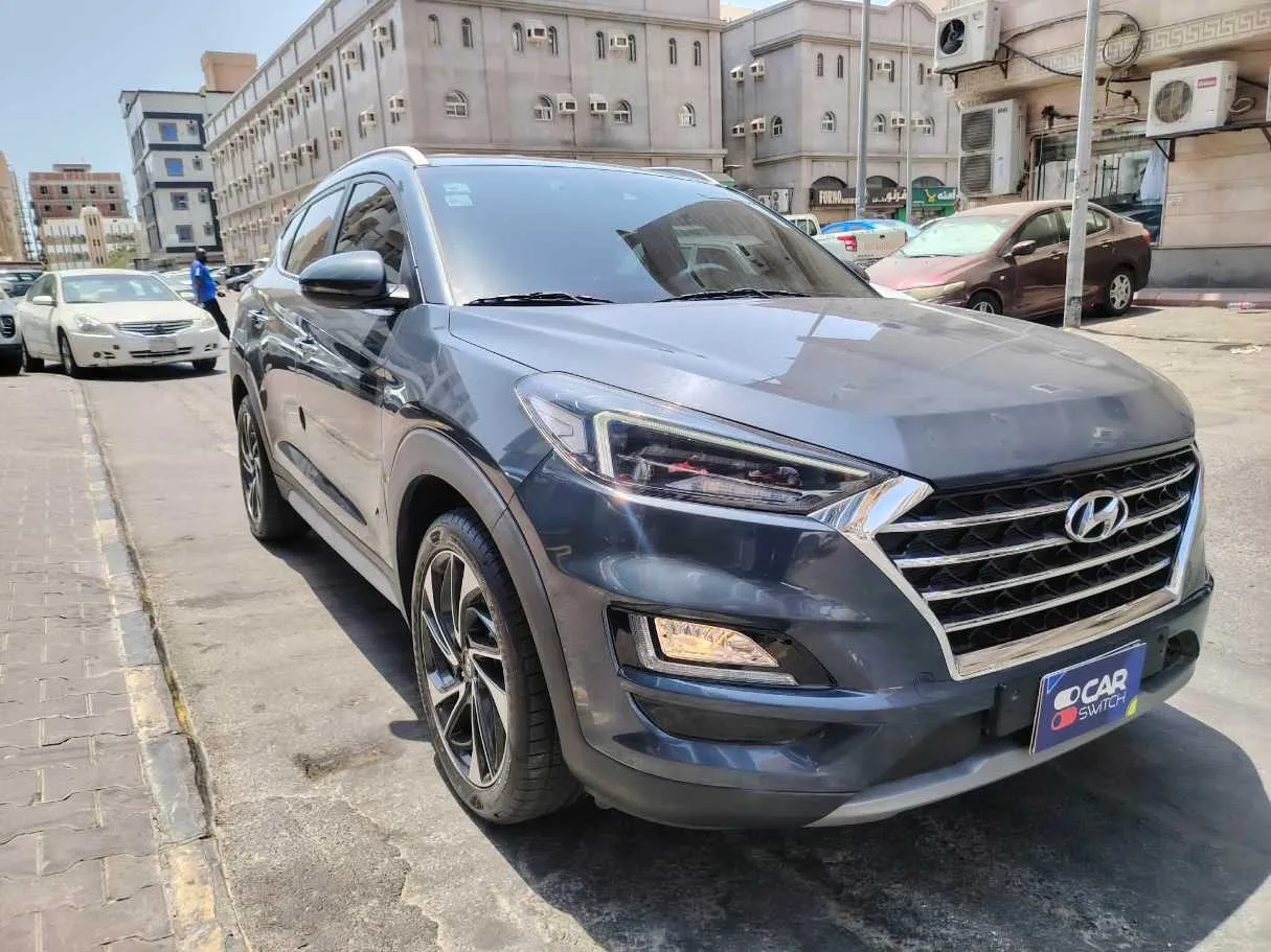 Car image 3