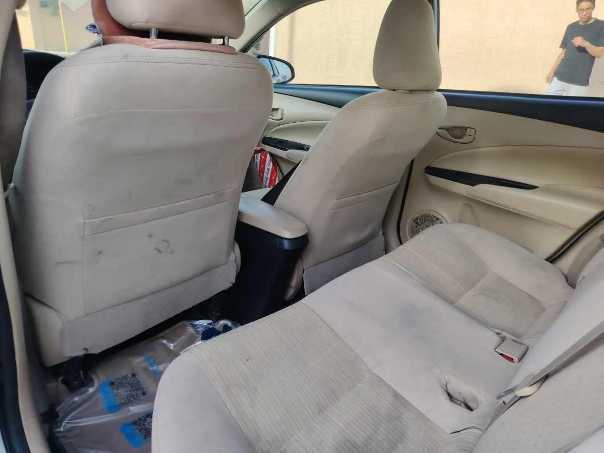 Car image 17