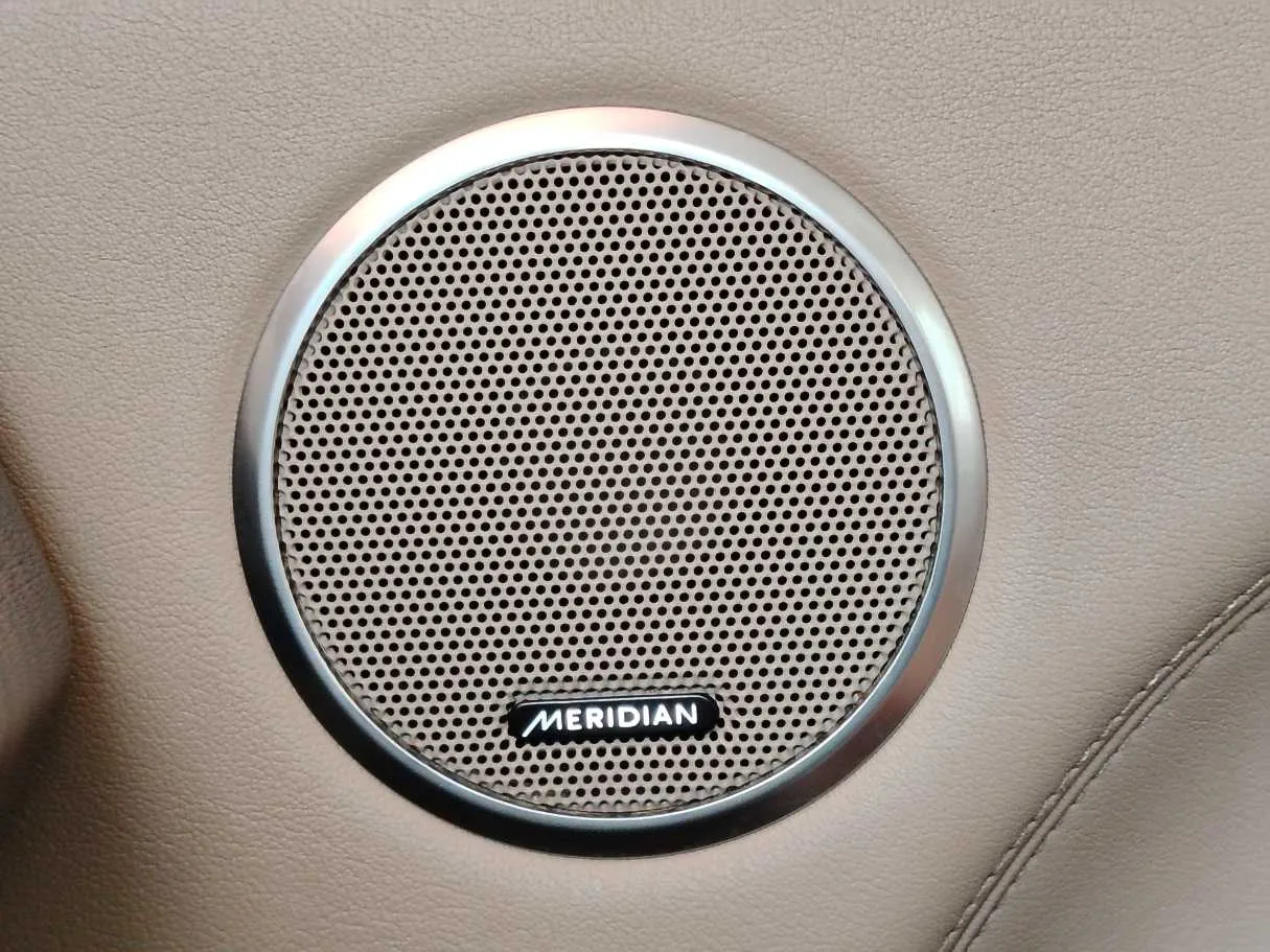 Car image 29