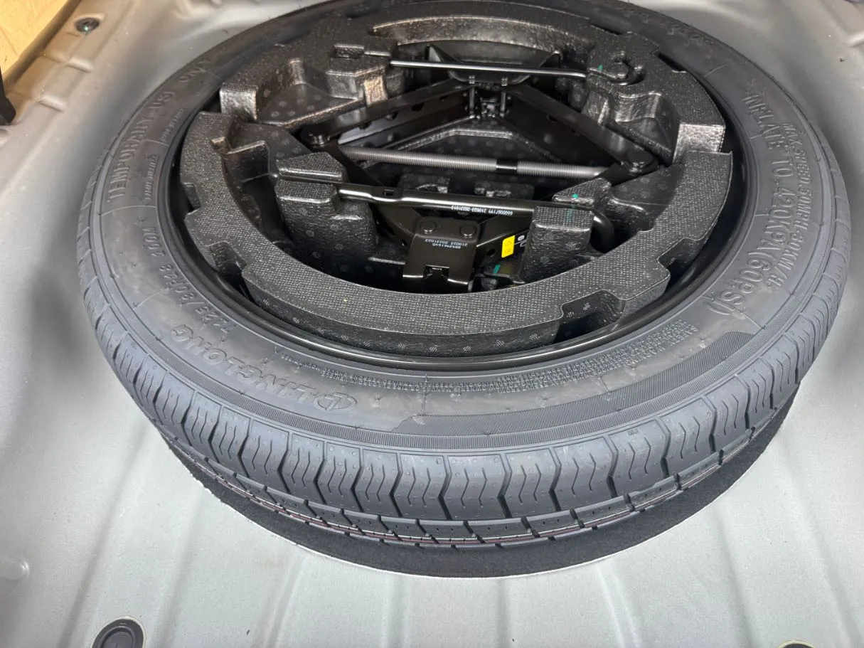 Car image 23