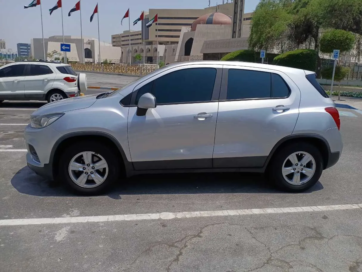 Car image 8