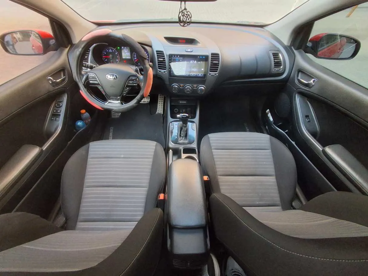 Car image 13