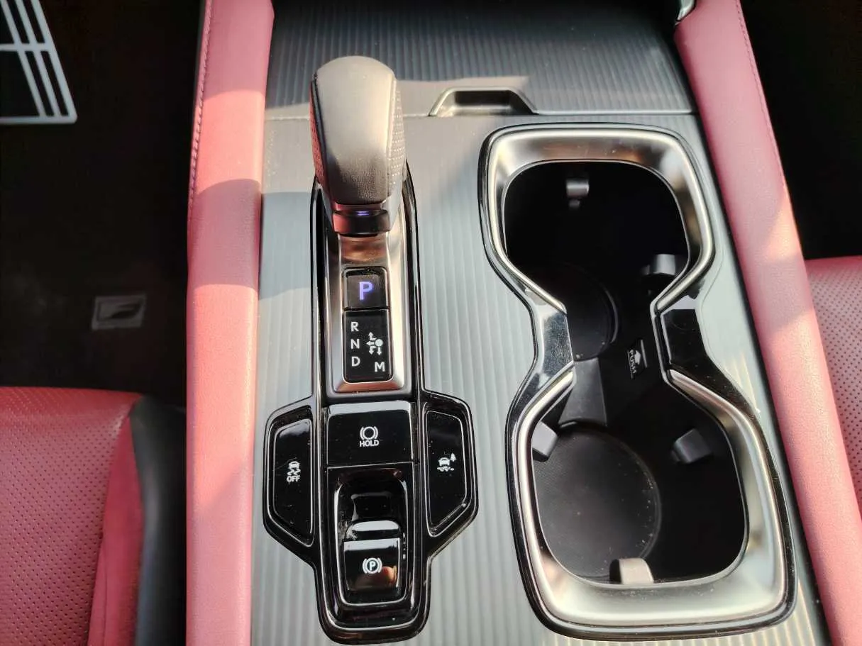 Car image 18