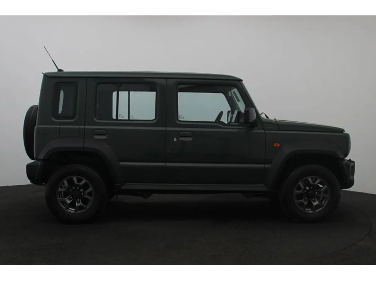 Car image 13
