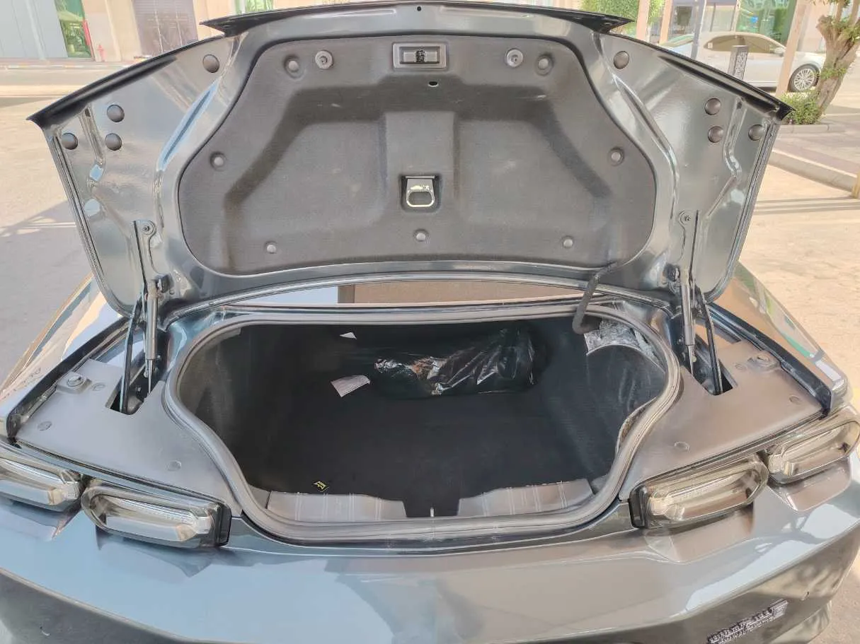 Car image 22