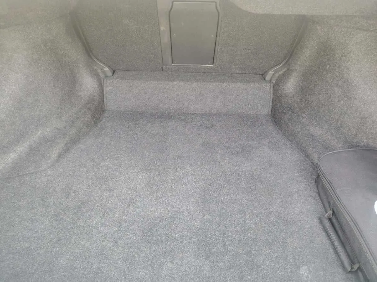 Car image 29