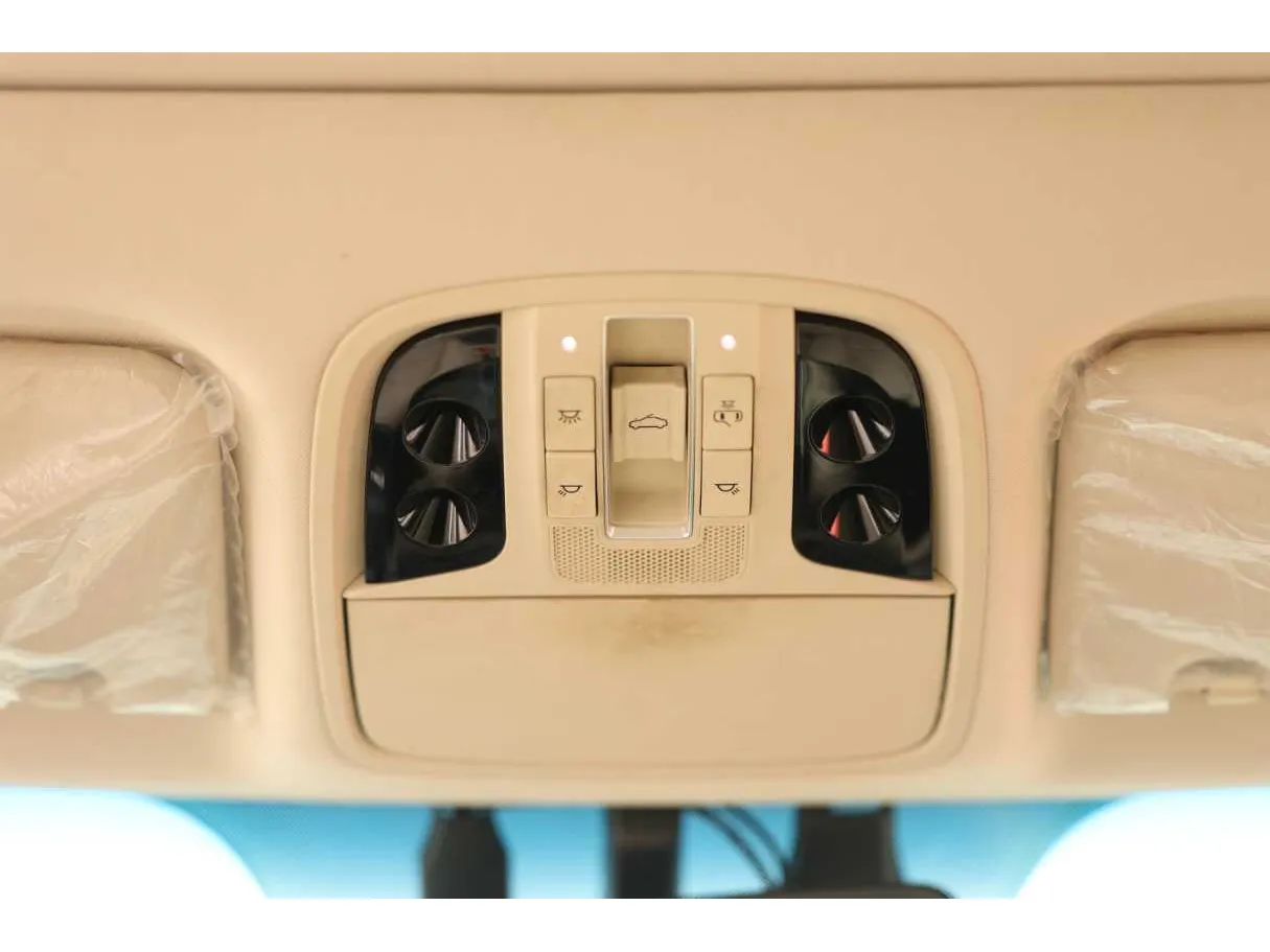 Car image 39