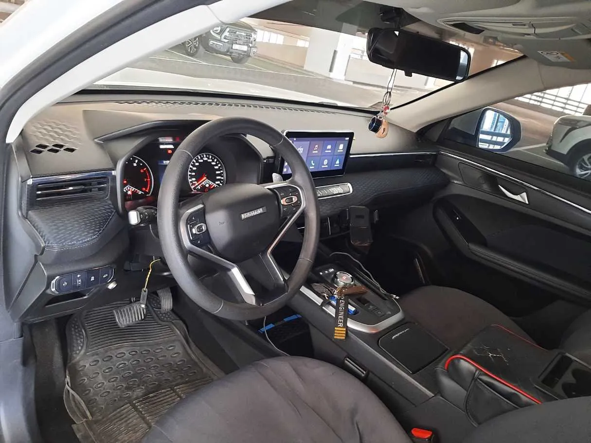 Car image 11