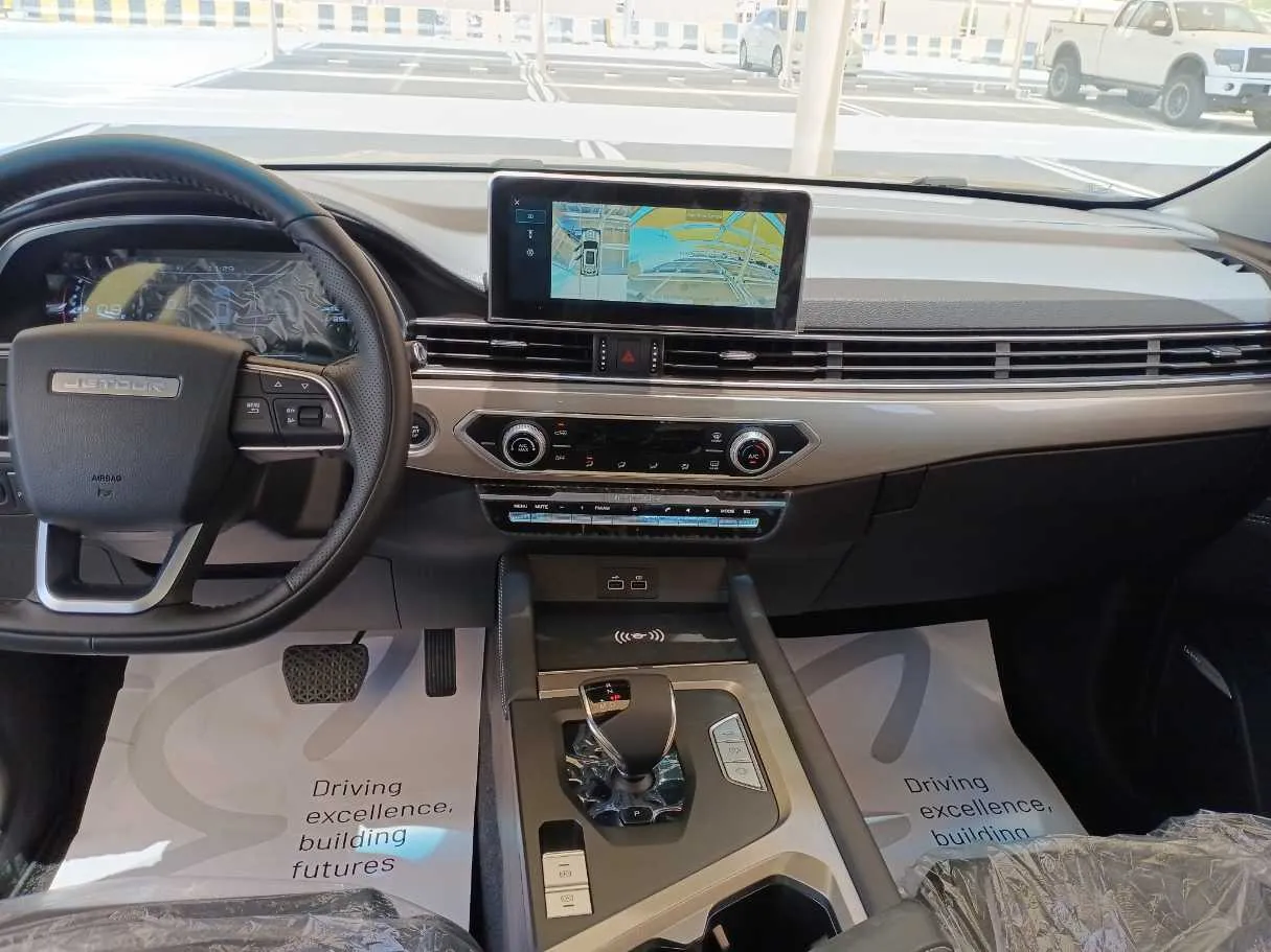 Car image 15