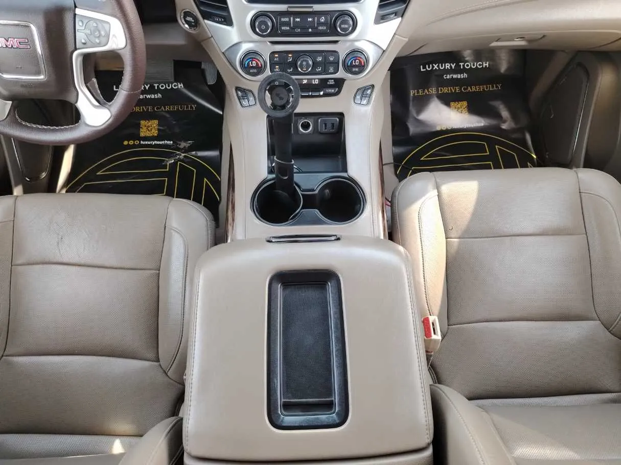 Car image 21
