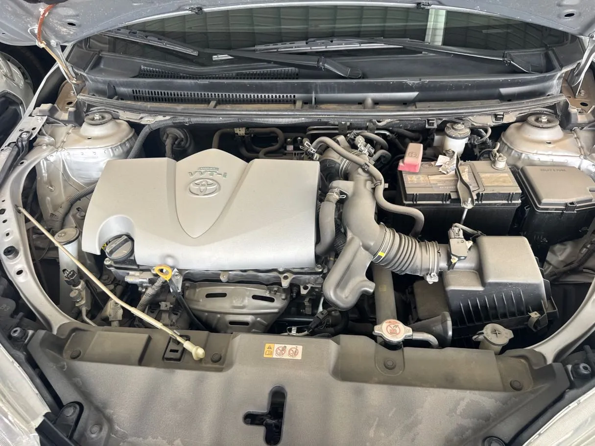 Car image 19