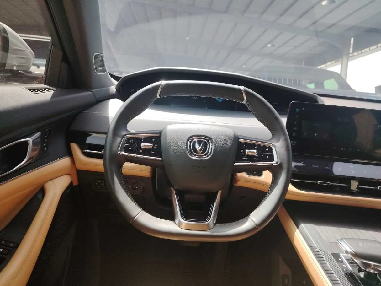 Car image 30