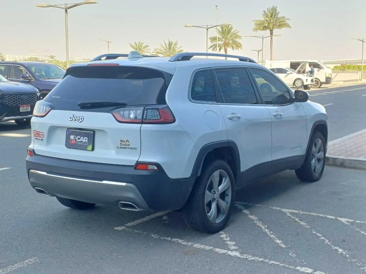 Car image 5