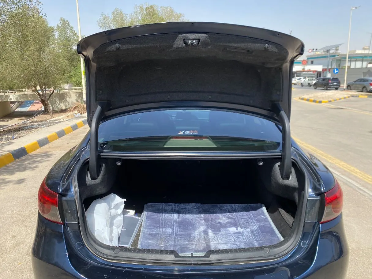 Car image 20