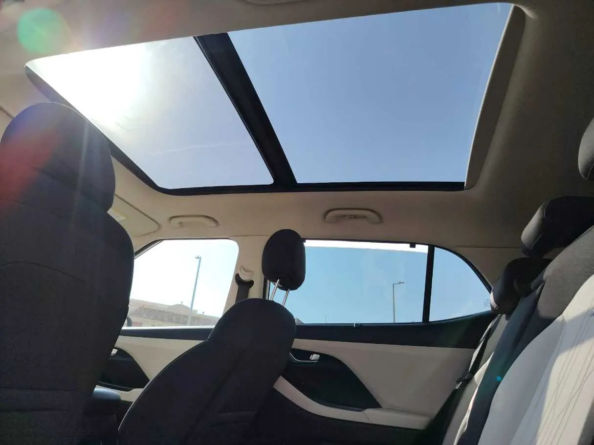 Car image 20