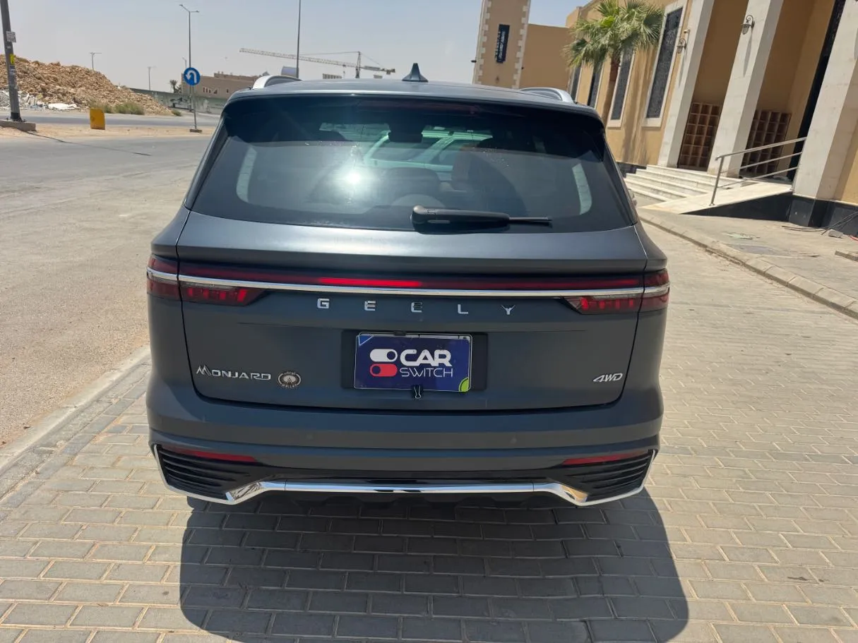 Car image 6