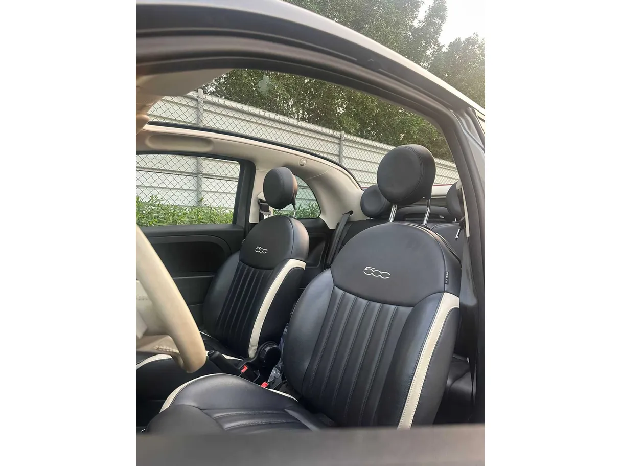 Car image 18
