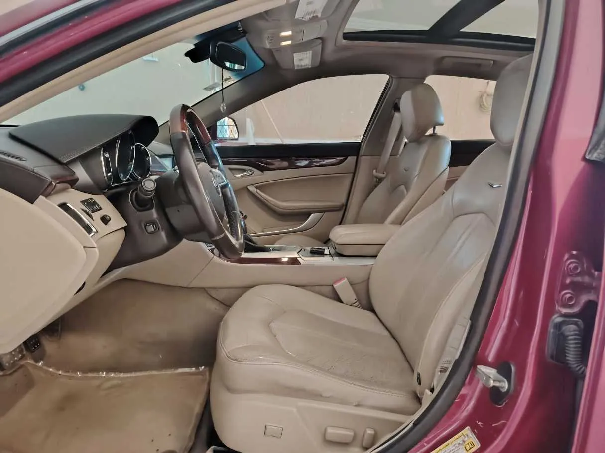 Car image 14