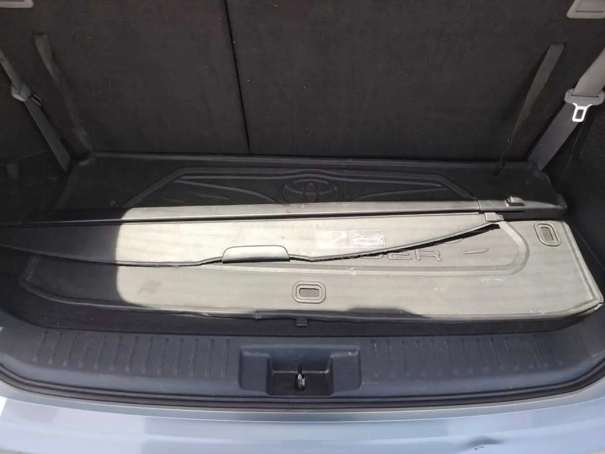 Car image 34