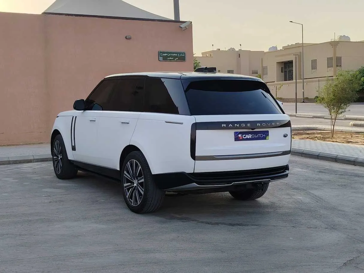 Car image 7