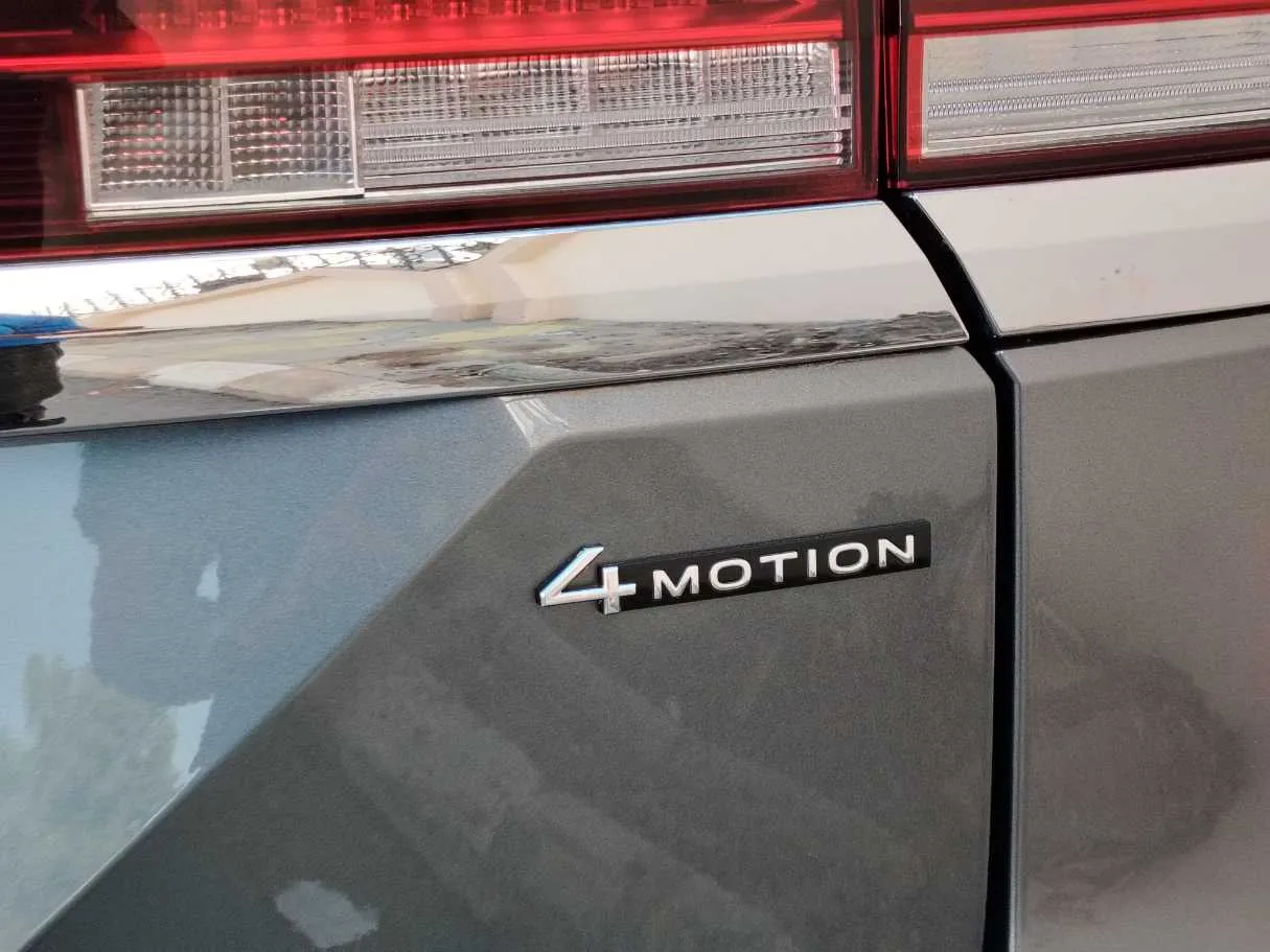 Car image 35