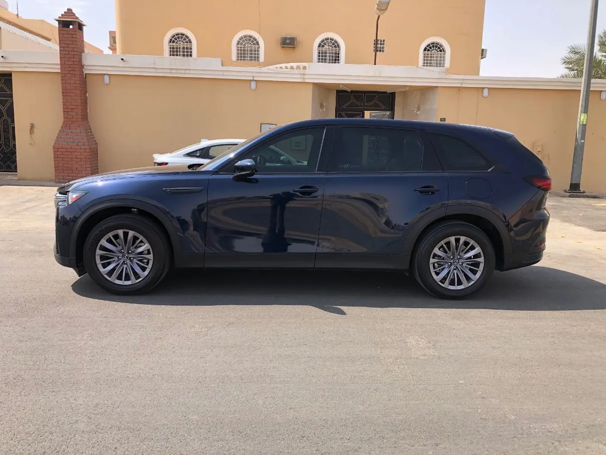 Car image 8