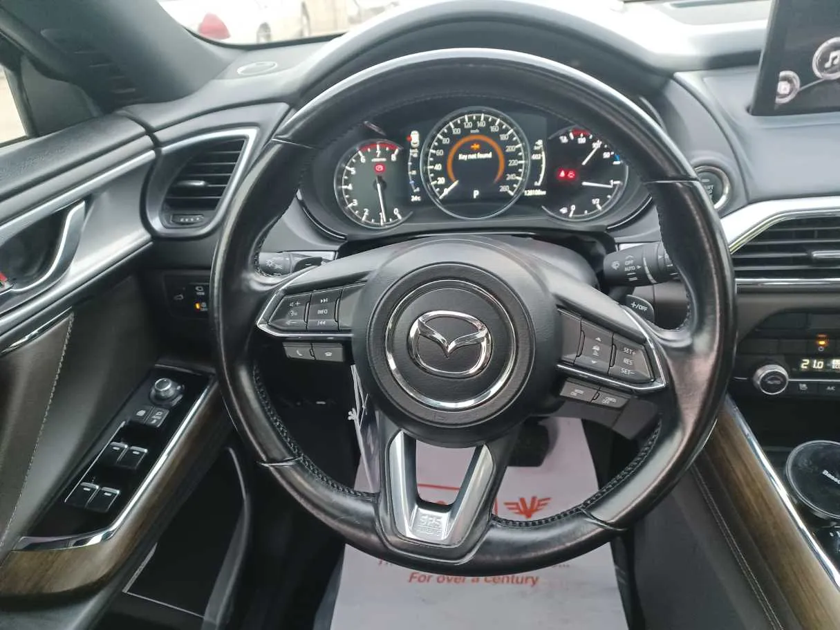 Car image 16