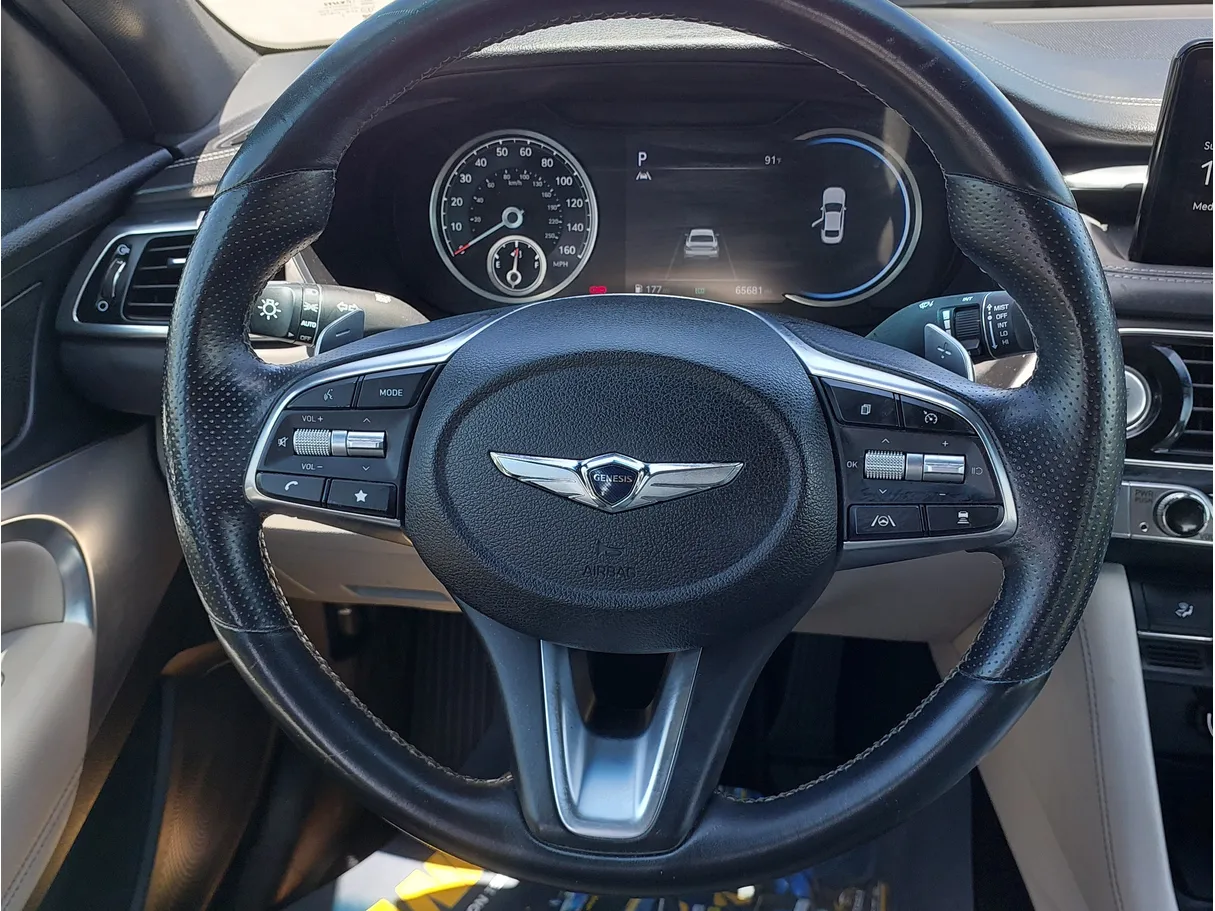 Car image 12