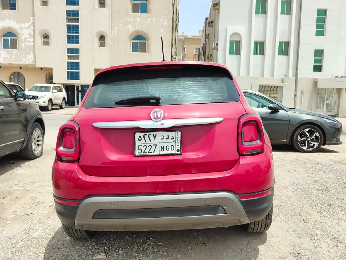 Car image 4