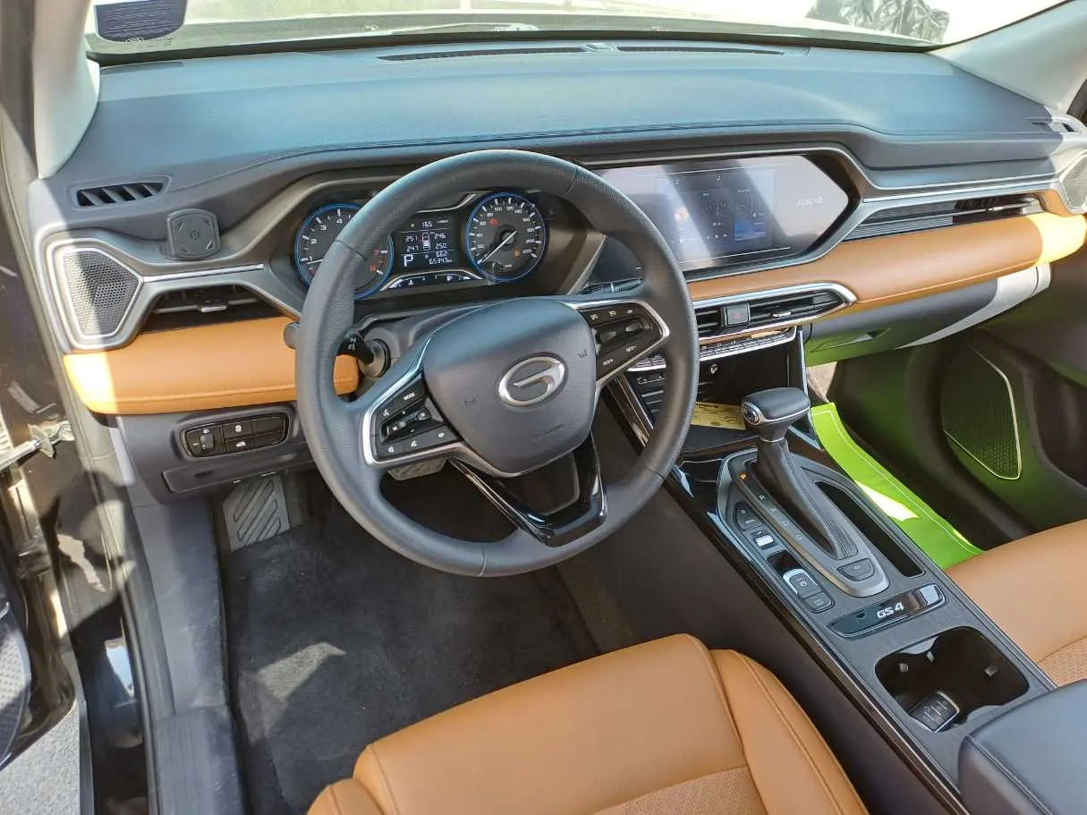 Car image 10