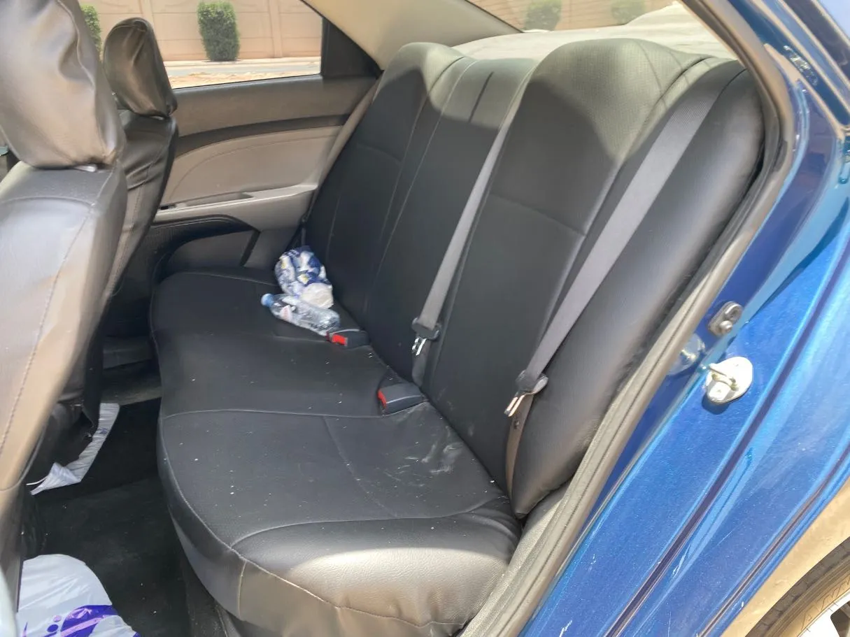 Car image 13