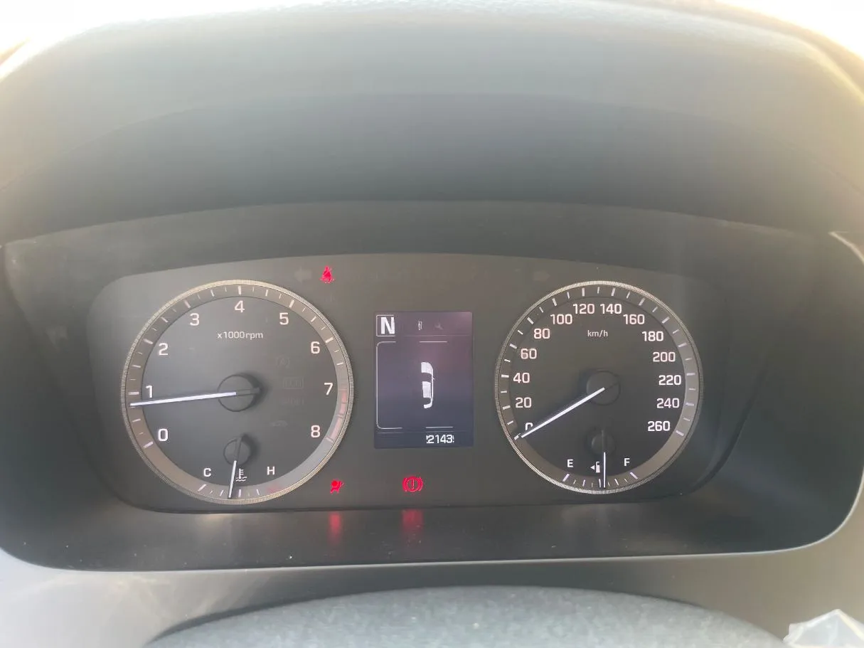 Car image 20