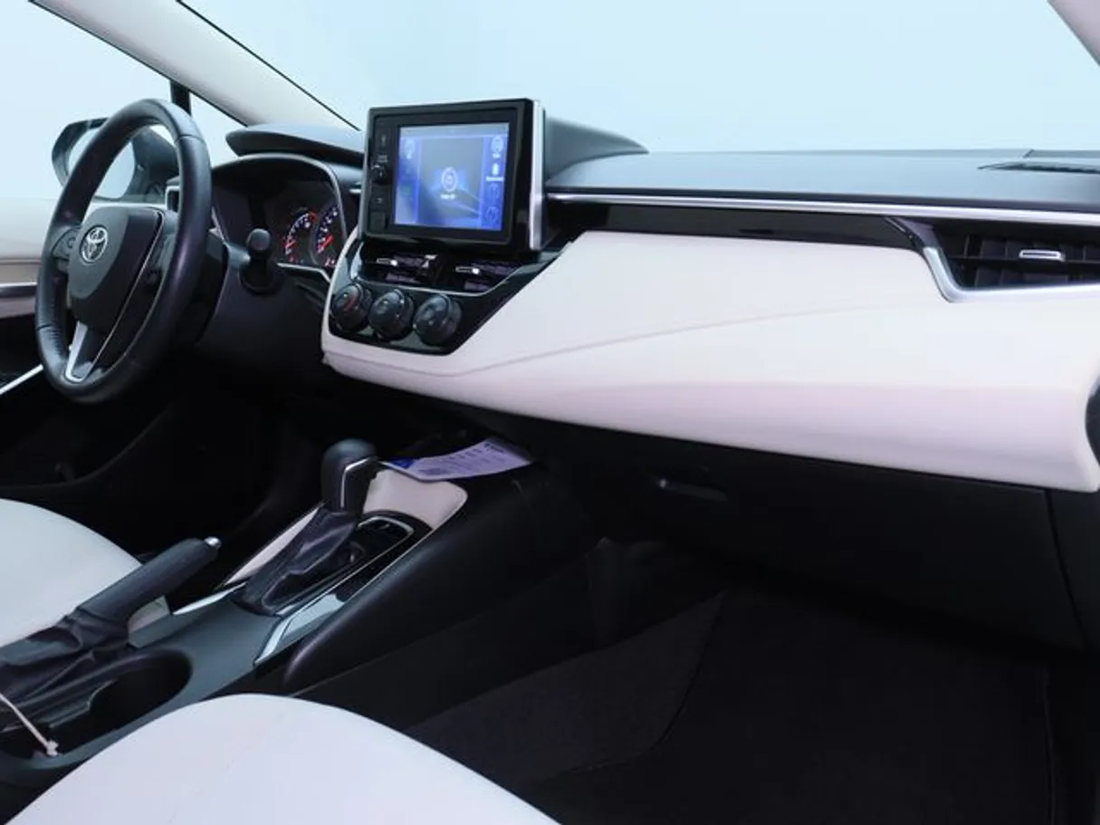 Car image 10