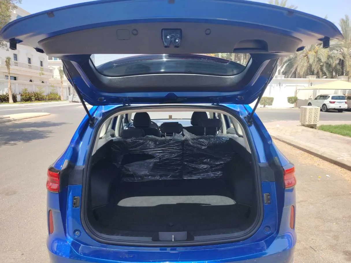 Car image 23