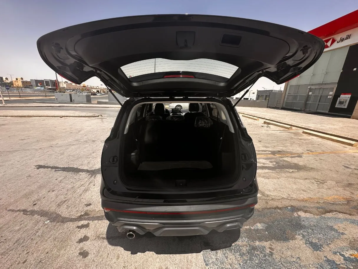 Car image 22