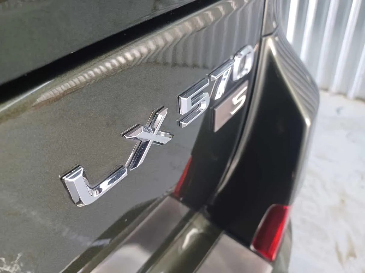 Car image 23