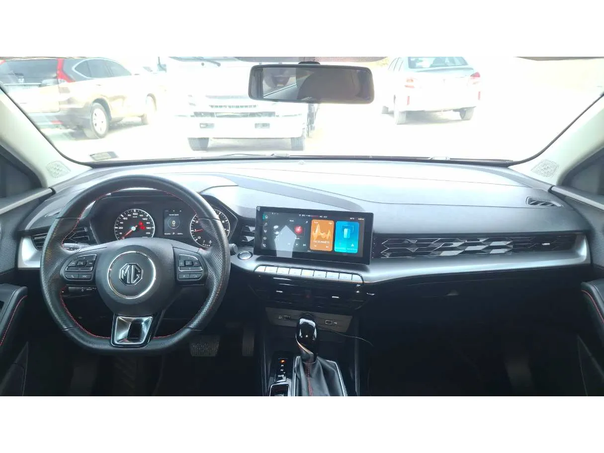 Car image 16