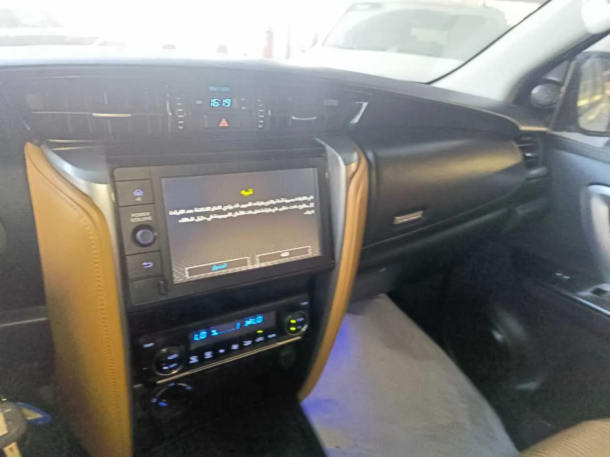 Car image 23