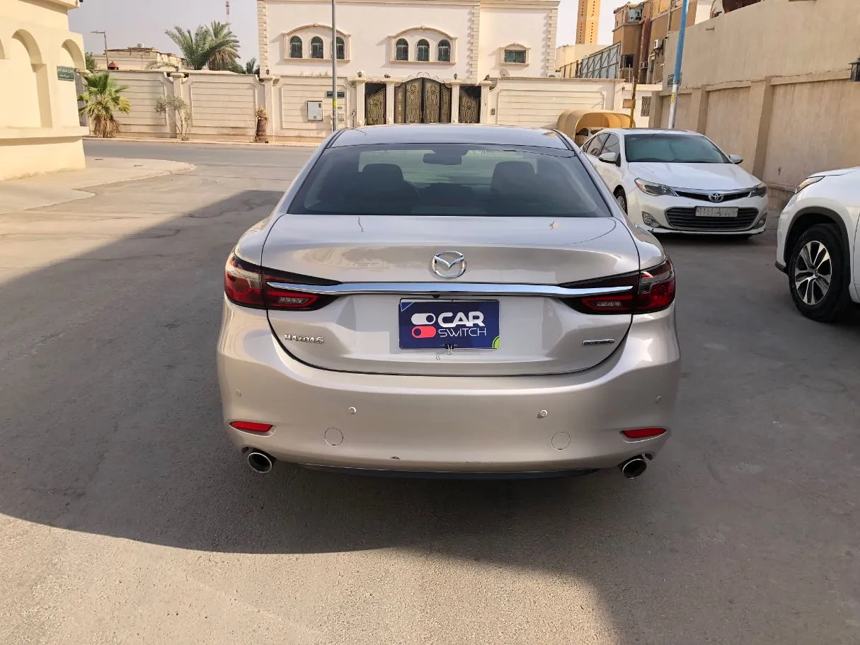 Car image 6