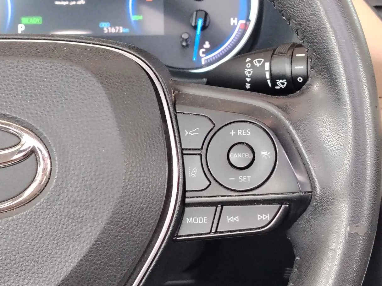 Car image 30