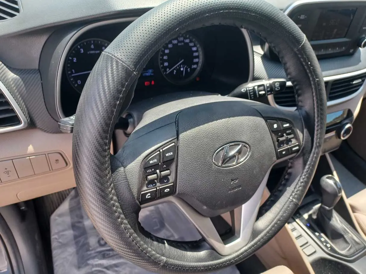 Car image 20
