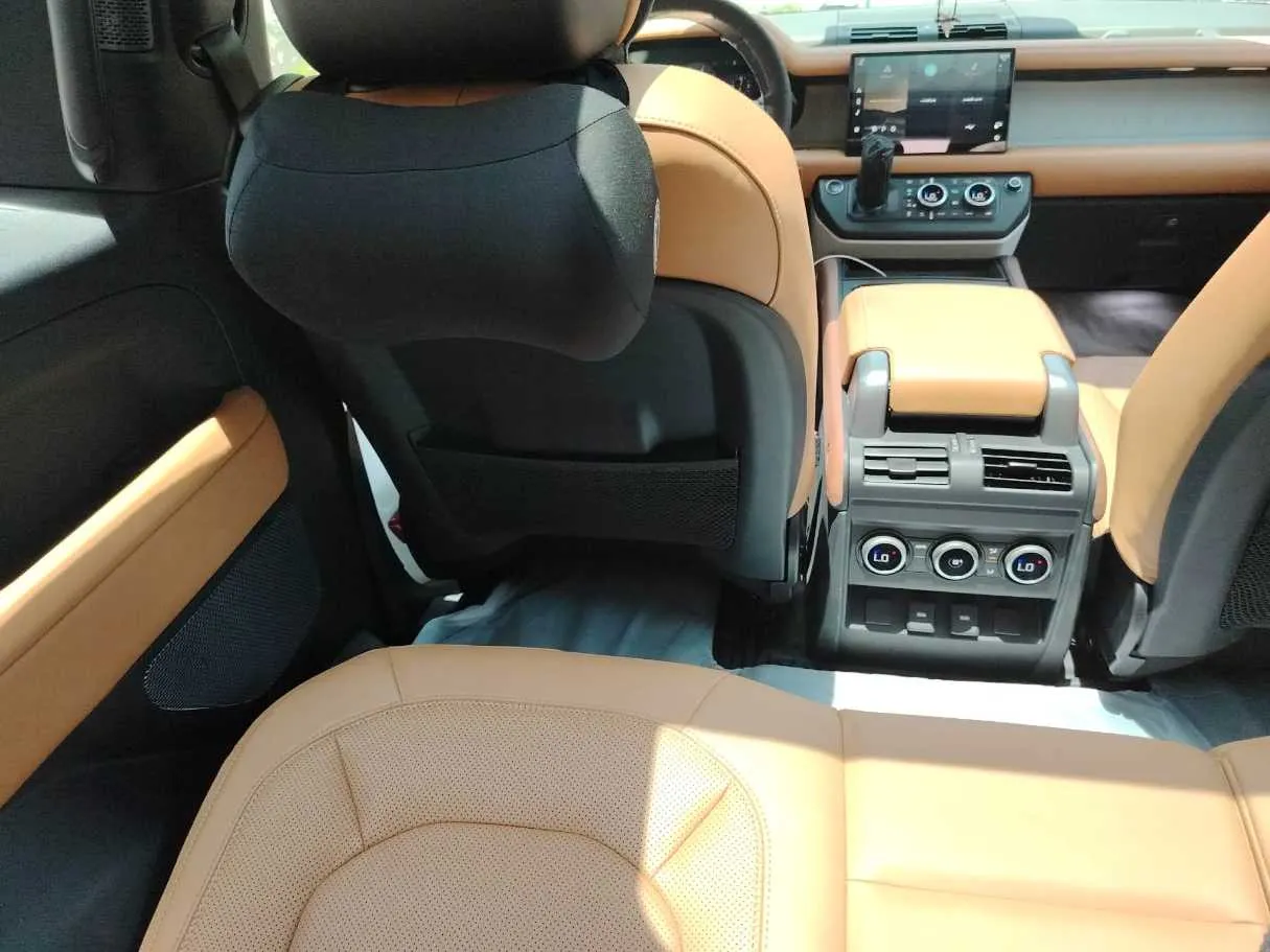 Car image 36