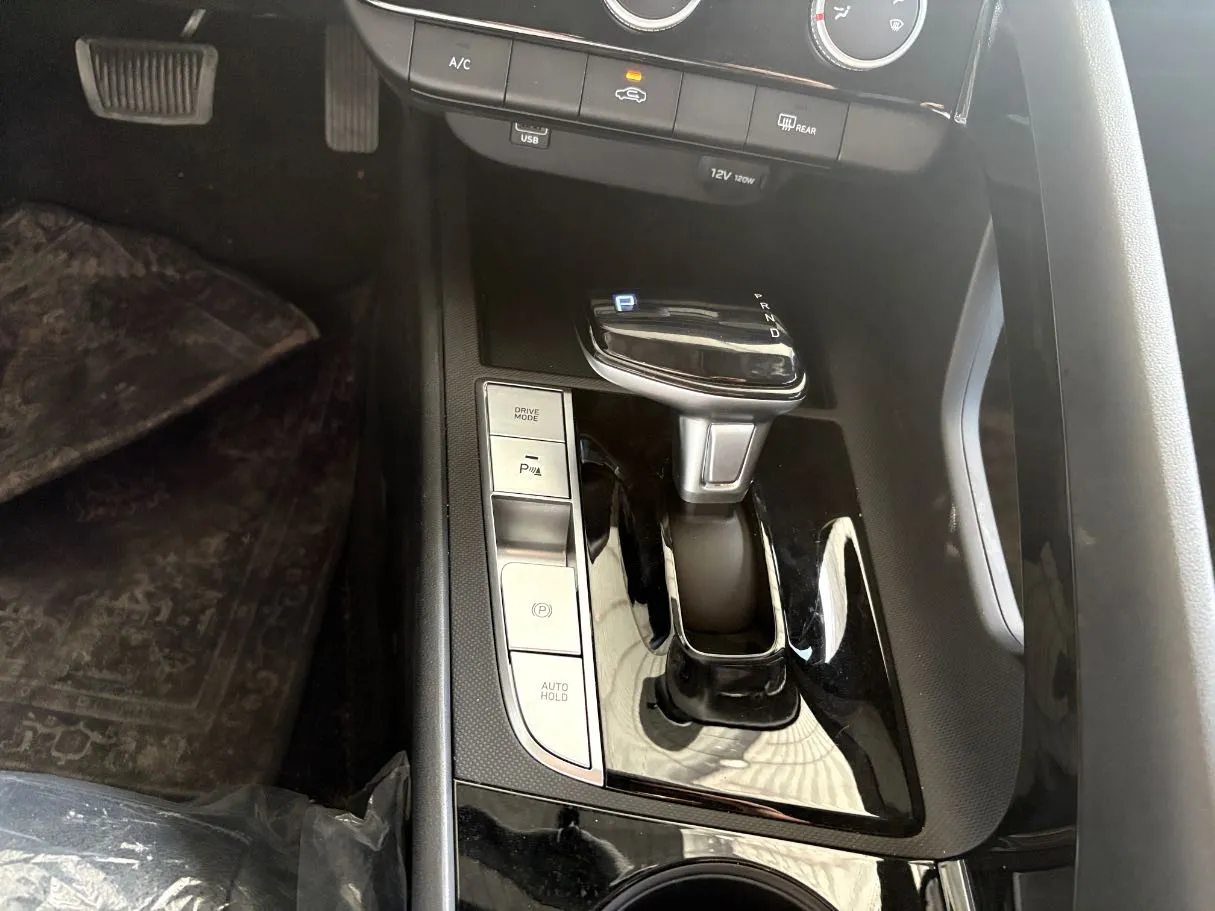 Car image 13