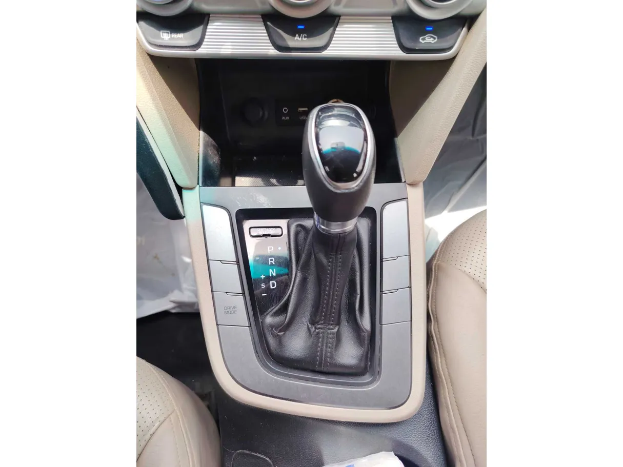 Car image 20