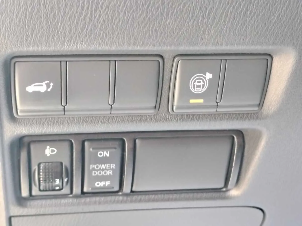 Car image 34
